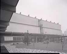 Vista dell'edificio che ospita la galleria (1959), fotografato da Paolo Monti nell'anno di inaugurazione