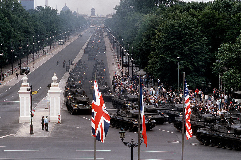 File:Parade de l'armée française à Berlin.JPEG