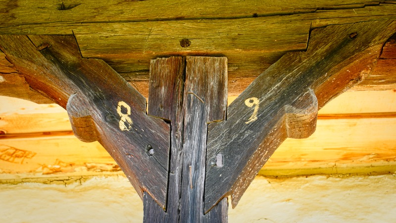 File:Pillar, construction detail. Preluca Noua homestead - Chioar region (Romania). Baia Mare Ethnography and Folk Art Museum.tif