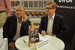Sylwester Latkowski i Piotr Pytlakowski ze swoją książką Biuro tajnych spraw