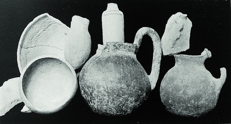 File:Potteries found by the Parker mission.jpg