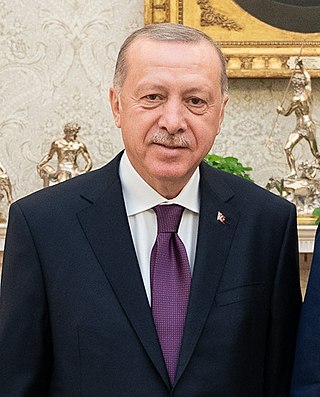 <span class="mw-page-title-main">Turkish order of precedence</span> Turkish officials ceremonial hierarchy