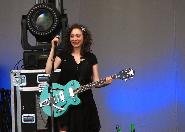 Spektor performing at Lollapalooza 2007