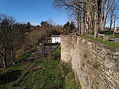 Remparts ouest du château-fort (tour la plus au nord).