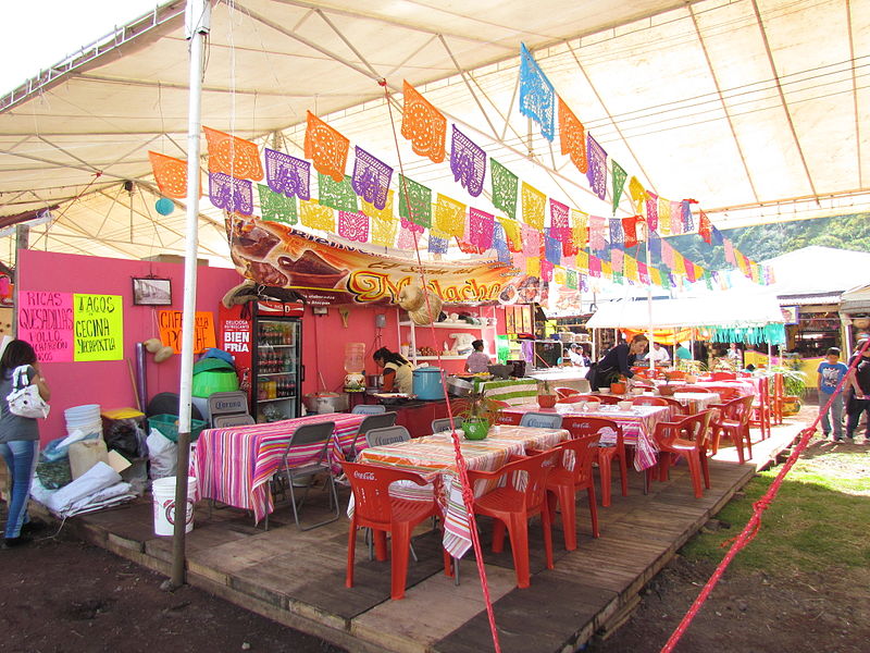 File:Restaurante en la feria del mole 2014.JPG