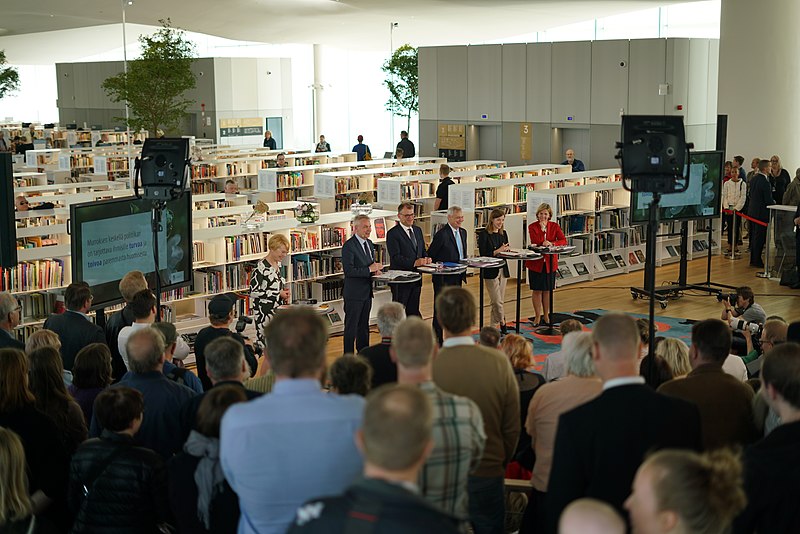 File:Rinteen hallituksen hallitusohjelman julkistus Oodissa 2019-06-08.jpg