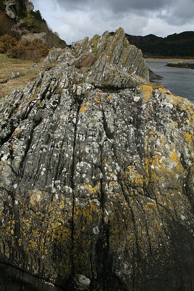 File:Rock near Waterfoot - geograph.org.uk - 739323.jpg