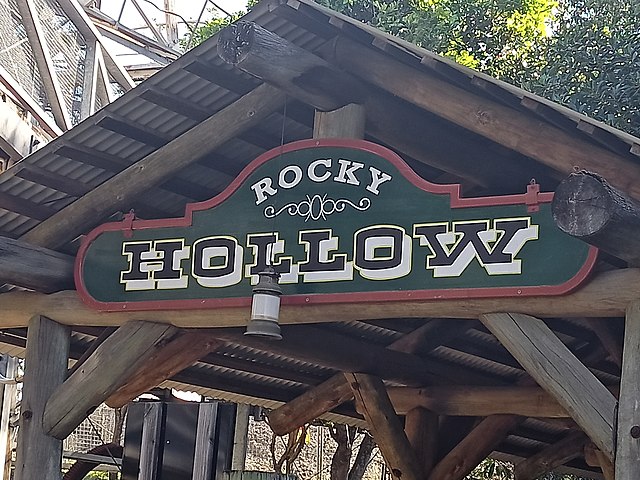 Rocky Hollow (Dreamworld) - Wikipedia.