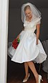 لباس عروس که منحصراً توسط عروس در روز عروسی پوشیده می‌شود.این لباس معمولاً به رنگ سفید می‌باشد.