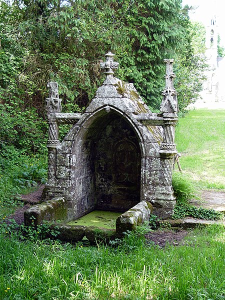 File:Saint Vennec Brunnen.jpg