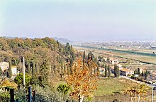 Blick von Santa Maria a Monte über die Cerbaie und die Arnoebene mit dem Canale Usciana