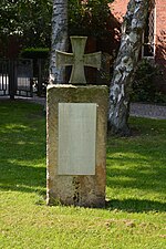 Schleswig-Holstein, Marne, Friedhof NIK 8436.jpg