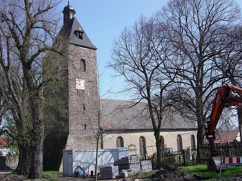 File:Schnarsleben Kirche.jpg