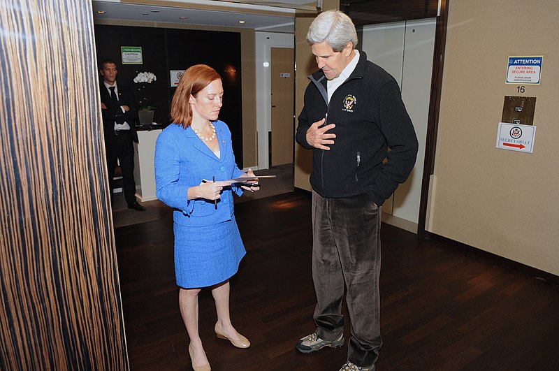 File:Secretary Kerry Chats With State Department Spokesperson Psaki (9756877591).jpg