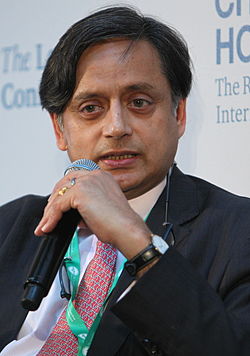Shashi Tharoor 2015.jpg