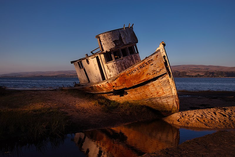 File:Ship Wreck near Point Reyes.jpg