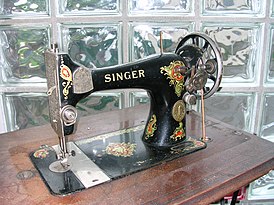 Singer Nähmaschine mit Tisch 2.jpg