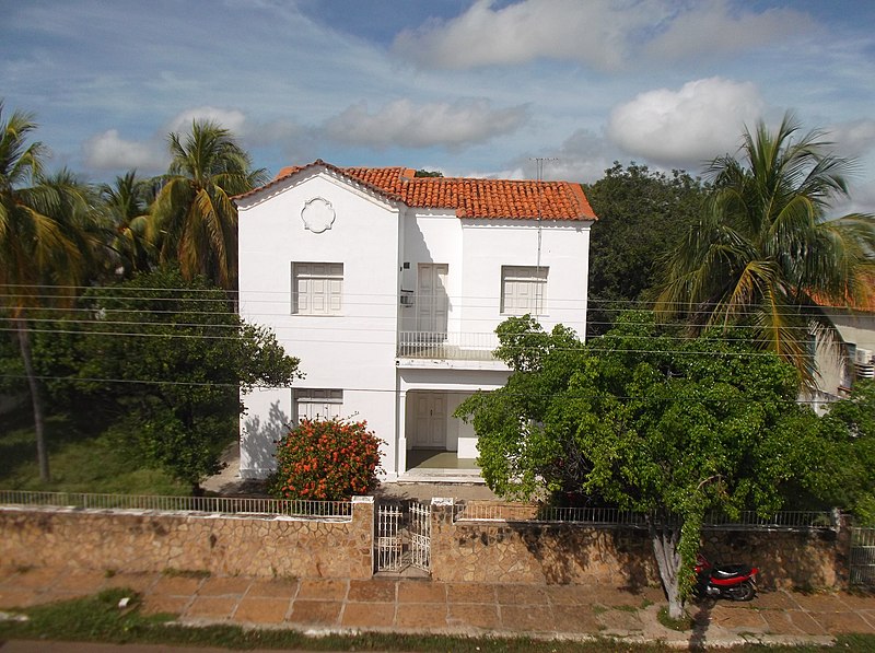 File:Sobrado Campo Maior-PI.JPG