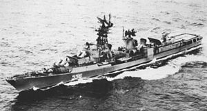 Soviet destroyer Gordyy underway c1980.jpg