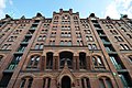 Deutsch: Fassade des Blocks S der Hamburger Speicherstadt (Hamburg-HafenCity). This is a photograph of an architectural monument. It is on the list of cultural monuments of Hamburg, no. 12435-12437.