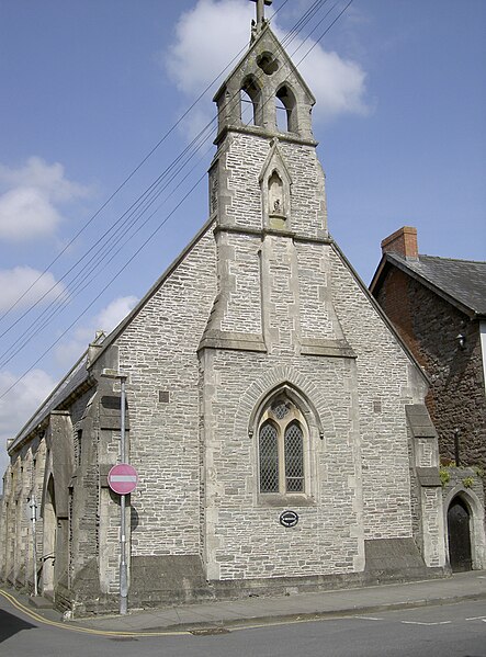 File:St Michael's Church, Brecon by Neil Owen Geograph 3085662.jpg