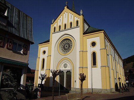 St Peter und Paul, Oberstaufen, Hauptportalseite von W