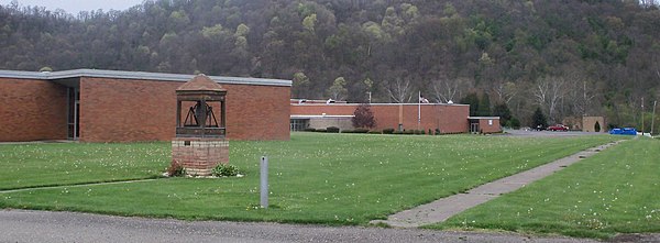 Stanton Elementary in Hammondsville Stanton Elementary School, Hammondsville, Ohio.JPG