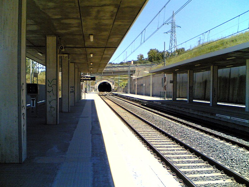 File:Stazione Spadafora 4.jpg