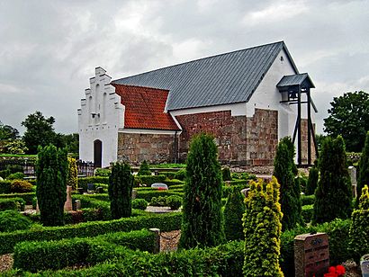 Sådan kommer du til Stenum Kirke med offentlig transport – Om stedet