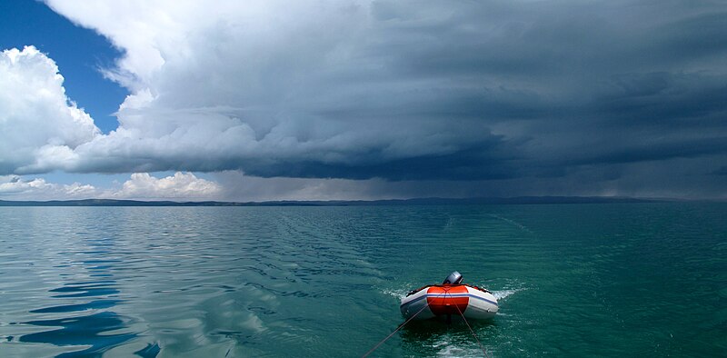 File:Storm clouds rolling in on a lake on the Tibetan Plateau.jpg