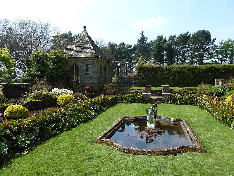 File:Summerhouse by the pond, Wyndcliffe Court.jpg
