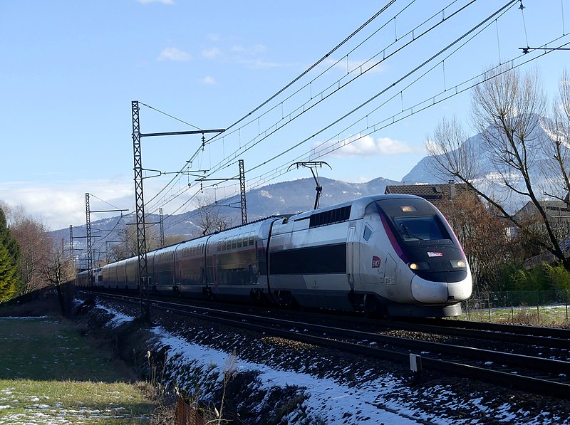 File:TGV 5174 quittant Chambéry pour Lille (hiver 2018).JPG