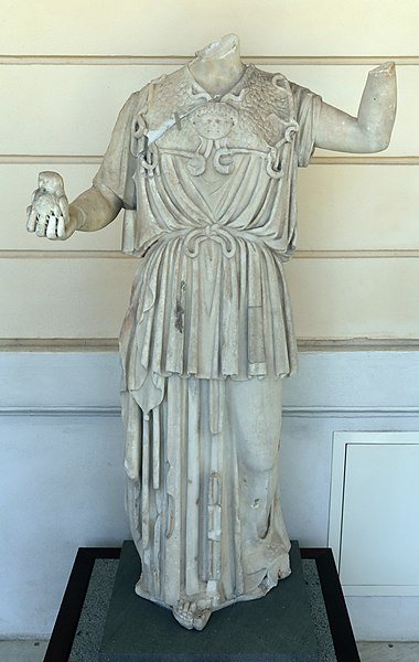 File:Tarda età traianea, athena parthenos, con restauri del cavaceppi, 110-250 dc ca, poi 1790 ca.jpg