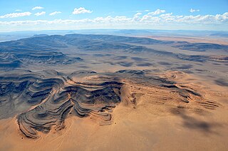 Tsaus Mountains