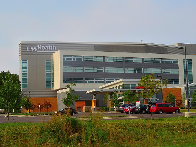 File:UW Health at The American Center - panoramio.jpg