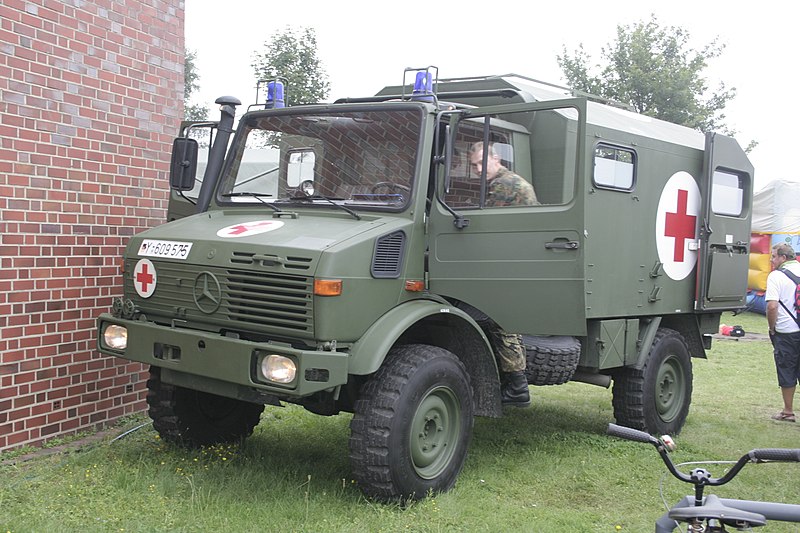 Skeda:Unimog der Sanitäter Bundeswehr - 3381575093.jpg