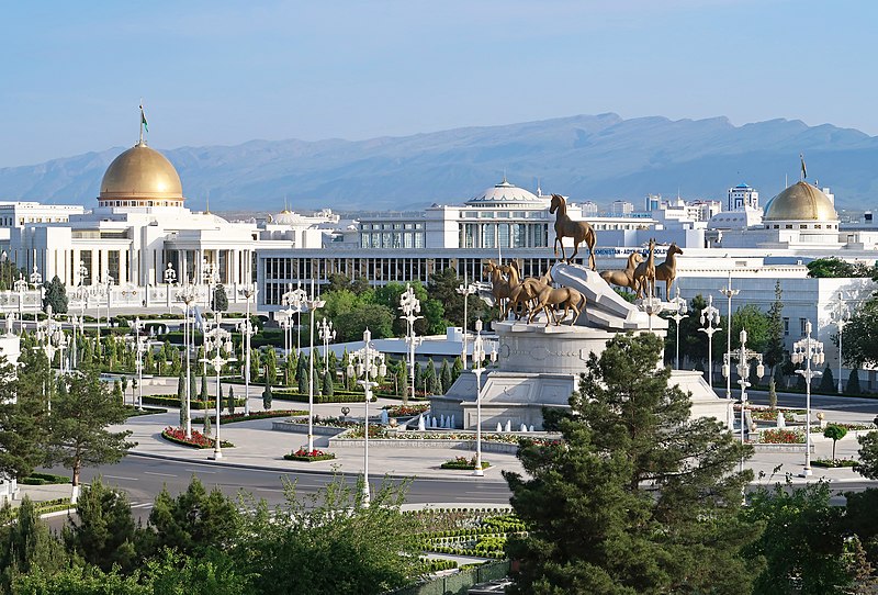 Fichier:View of Ashgabat (42376779291).jpg