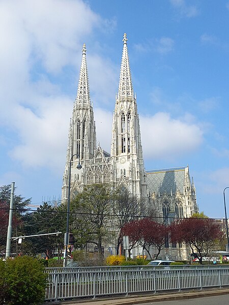 File:Votive Church in 2023.02.jpg