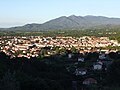 Vue de Céret-Ville et du Massif des Albères depuis la colline du Ventous.jpg