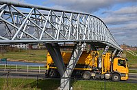 Puente para peatones y bicicletas en la carretera de circunvalación principal de Houten - panoramio.jpg