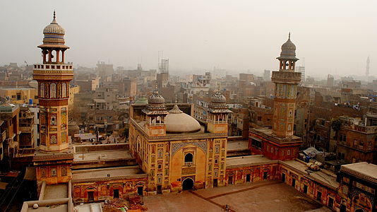 "Wazir_Khan_Mosque_11" by User:Shahbaz Aslam429`