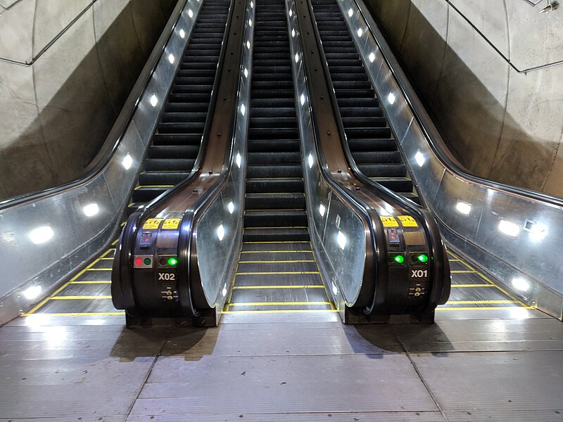 File:Wheaton station long escalator 02.jpg