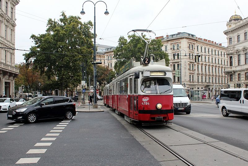 File:Wien-wiener-linien-e1-4784-911333.jpg