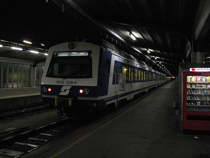 File:Wien Südbahnhof (8080734060).jpg