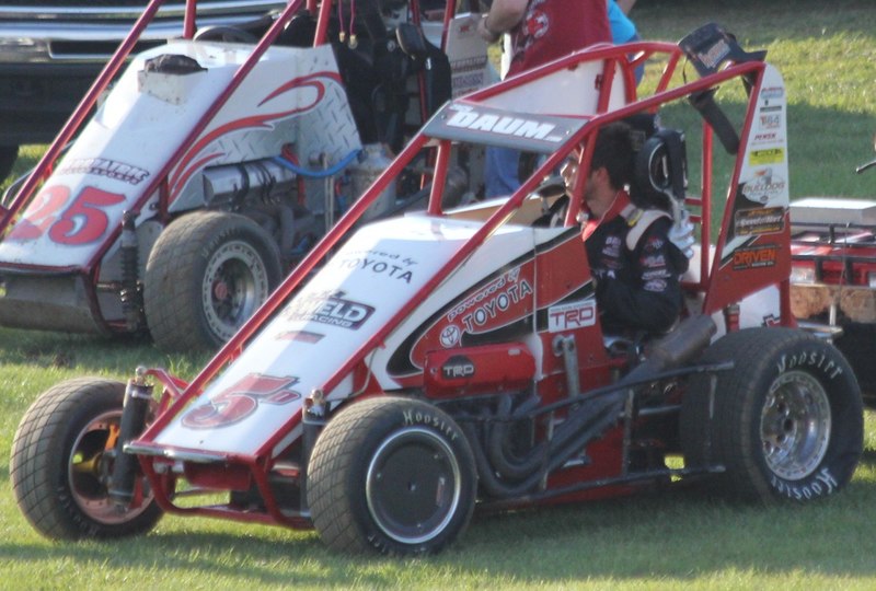 File:Zack Daum in POWRi midget 2014 Angell Park.jpg