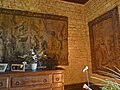 Le château de Kérouzéré, vue intérieure, tapisseries