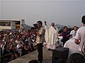 Pe. Lírio abençoa o povo durante a missa