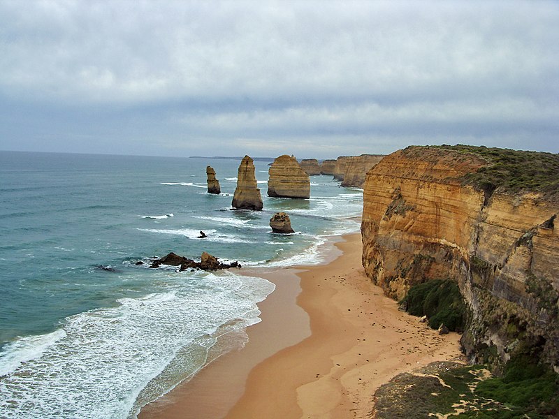 File:12 Apostles - panoramio (1).jpg