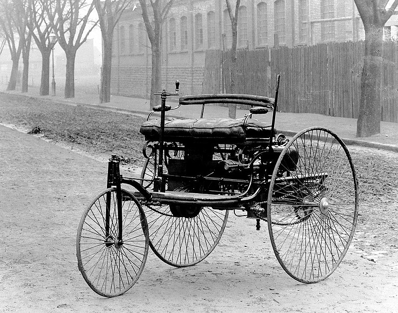 who invented the first car in the world