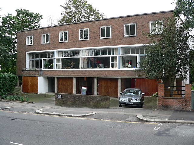 Front view of 1–3 Willow Road
